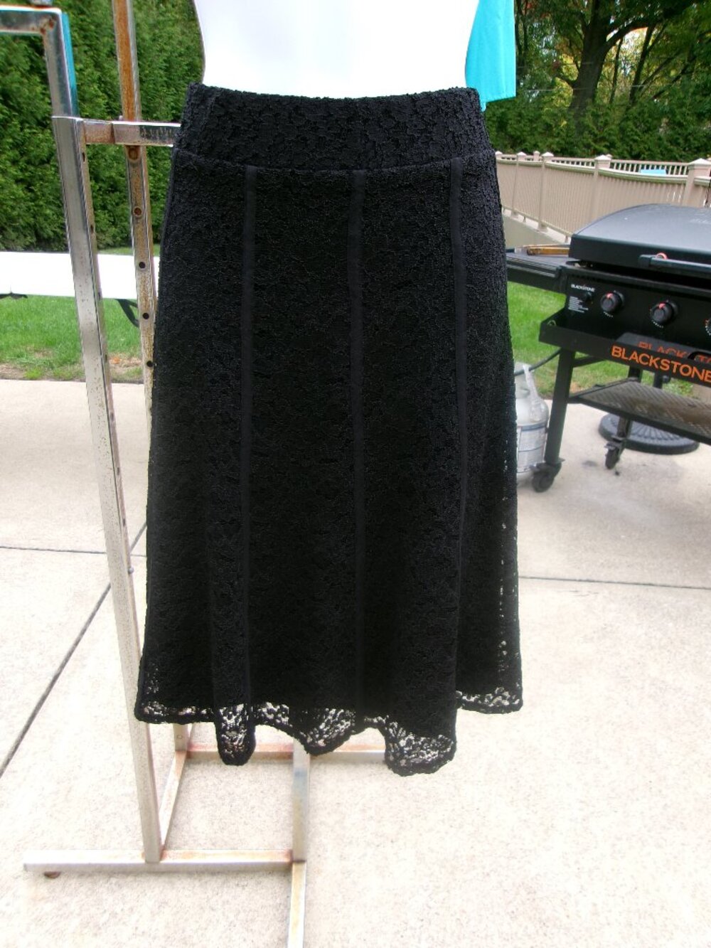 CHICO'S BLACK LACE SKIRT 2/L